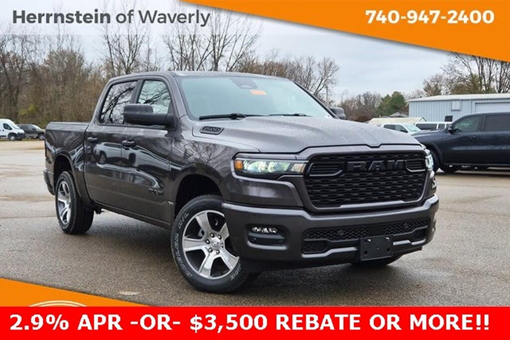 2026 RAM 1500 Express Crew Cab 4WD