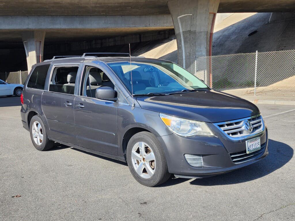 2011 Volkswagen Routan SE