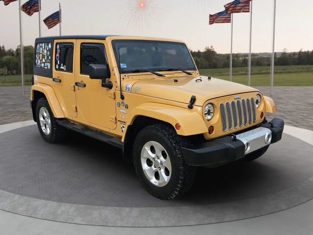 2013 Jeep Wrangler Unlimited Sahara 4WD