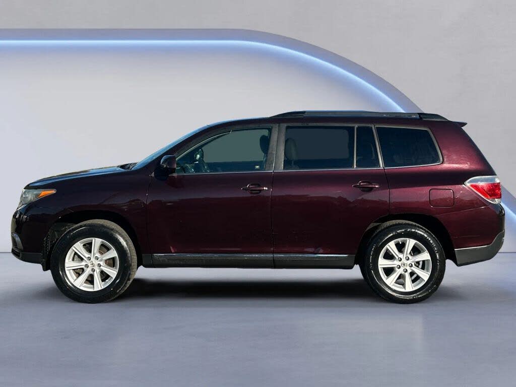 2013 Toyota Highlander Plus FWD