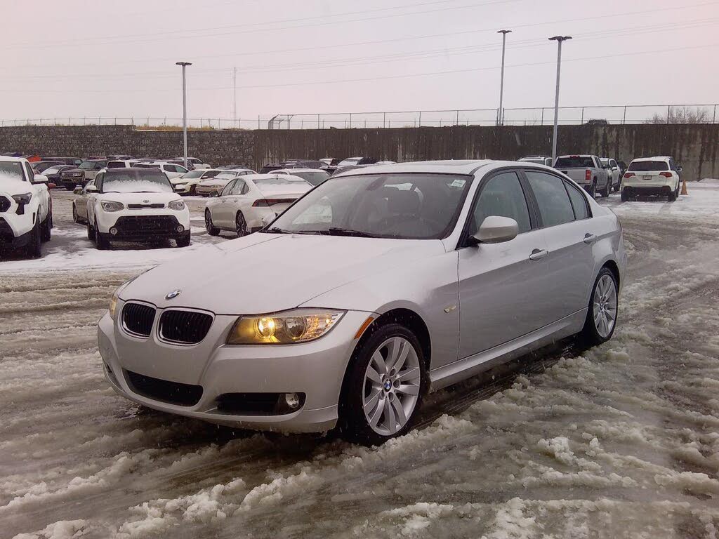 2011 BMW 3 Series 323i Sedan RWD