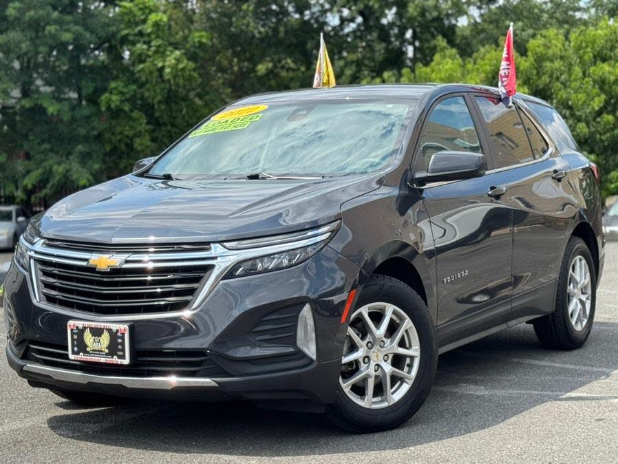 2022 Chevrolet Equinox LT FWD with 1LT
