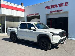 Nissan Frontier PRO-4X Crew Cab 4WD