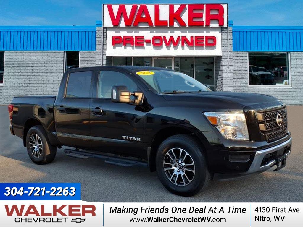 2024 Nissan Titan PRO-4X Crew Cab 4WD
