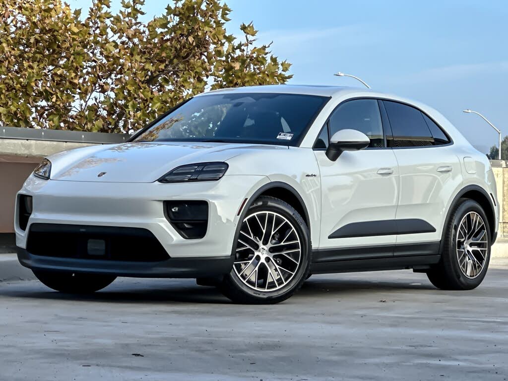 2025 Porsche Macan AWD