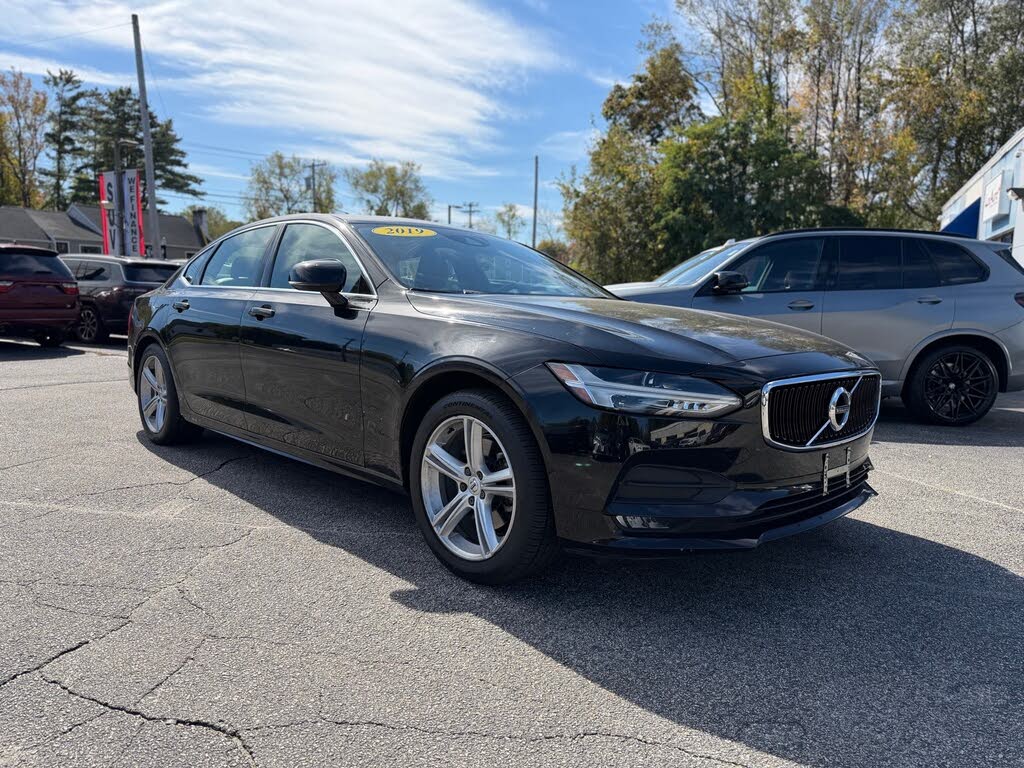 2019 Volvo S90 T5 Momentum AWD