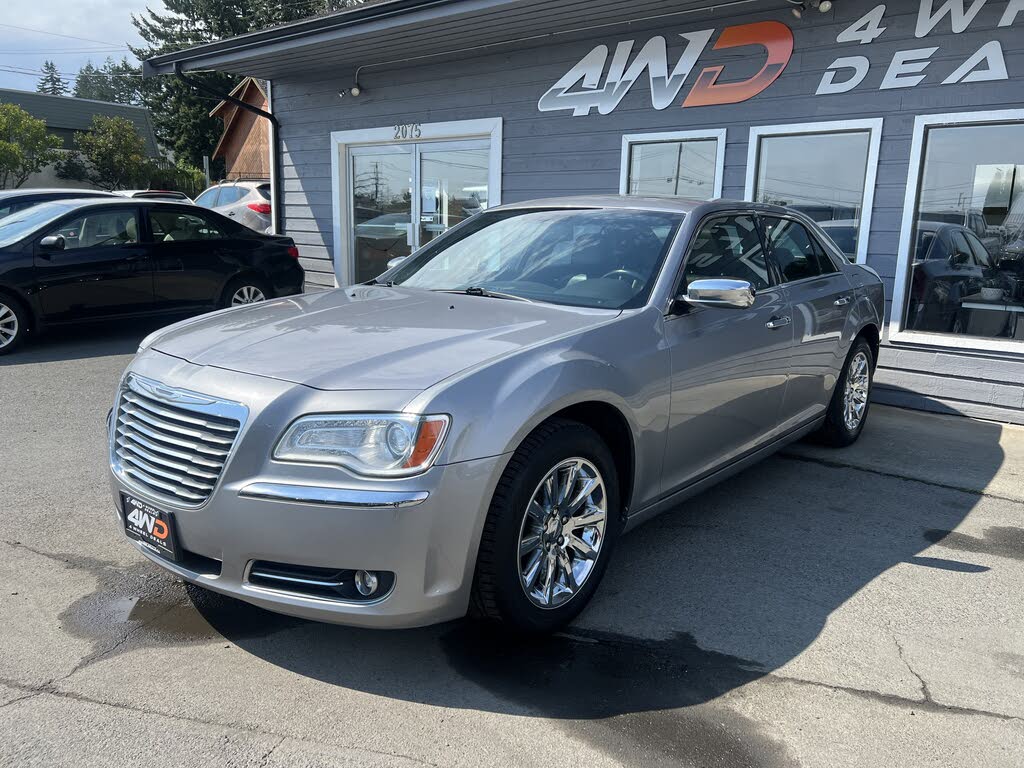 2011 Chrysler 300 Limited RWD