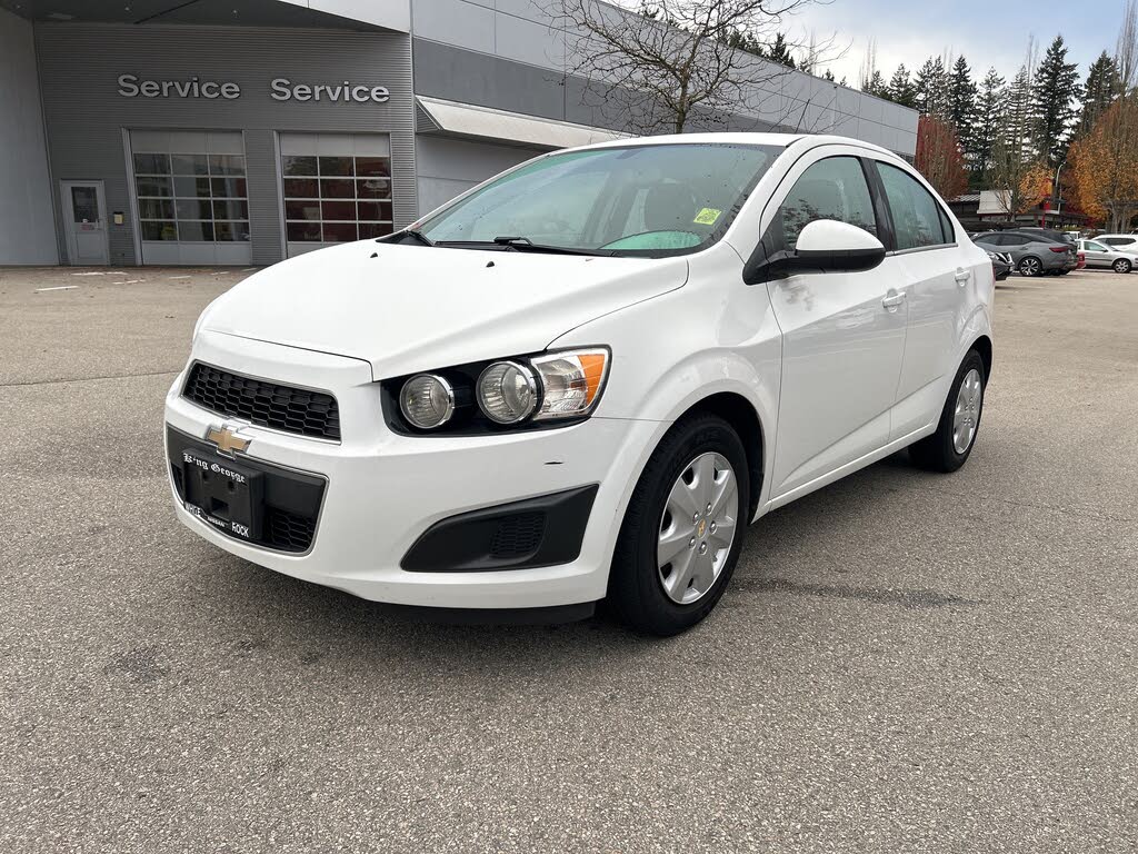 Chevrolet Sonic LT Sedan FWD 2015