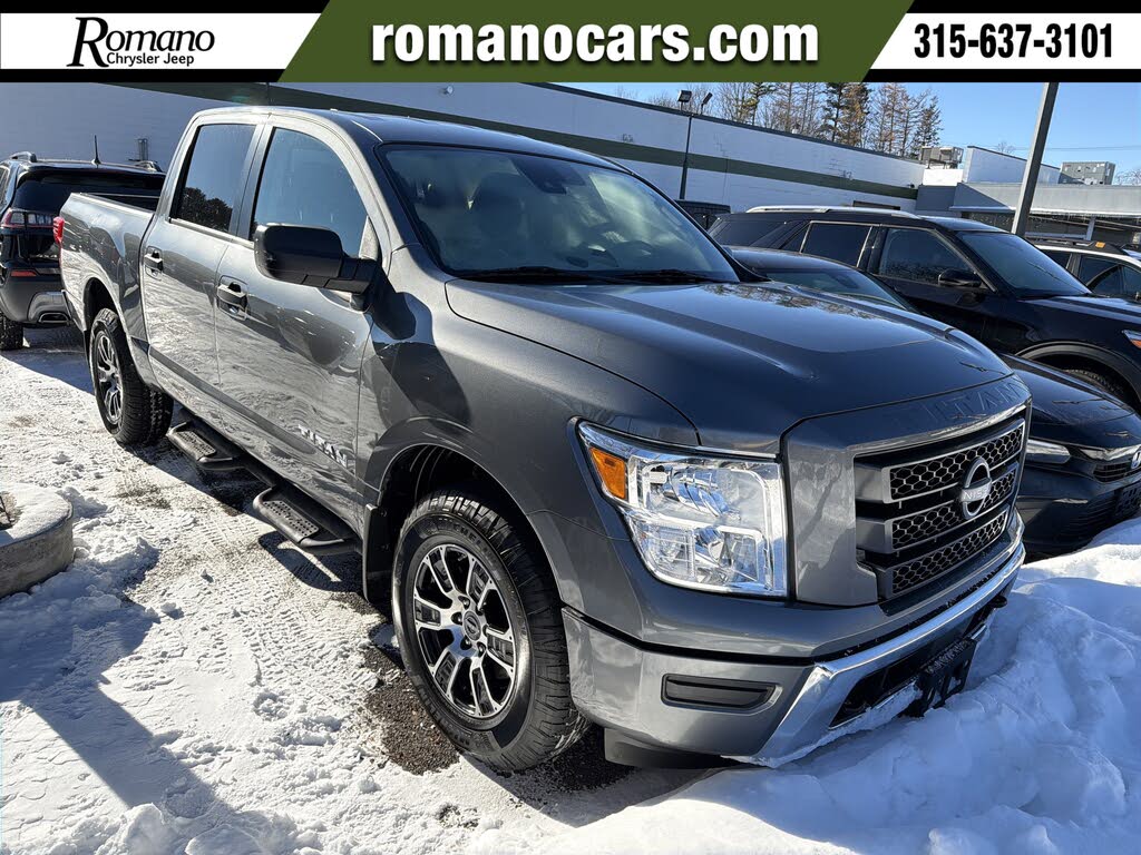 2023 Nissan Titan SV Crew Cab 4WD