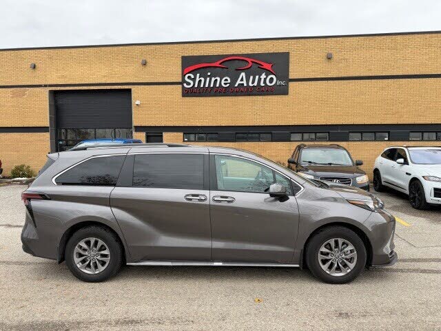 2024 Toyota Sienna XLE 8-Passenger FWD