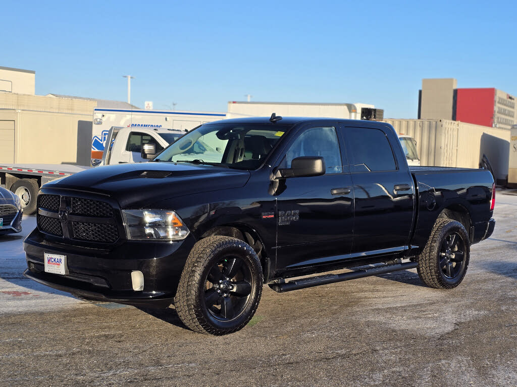 2022 RAM 1500 Classic Tradesman Crew Cab 4WD