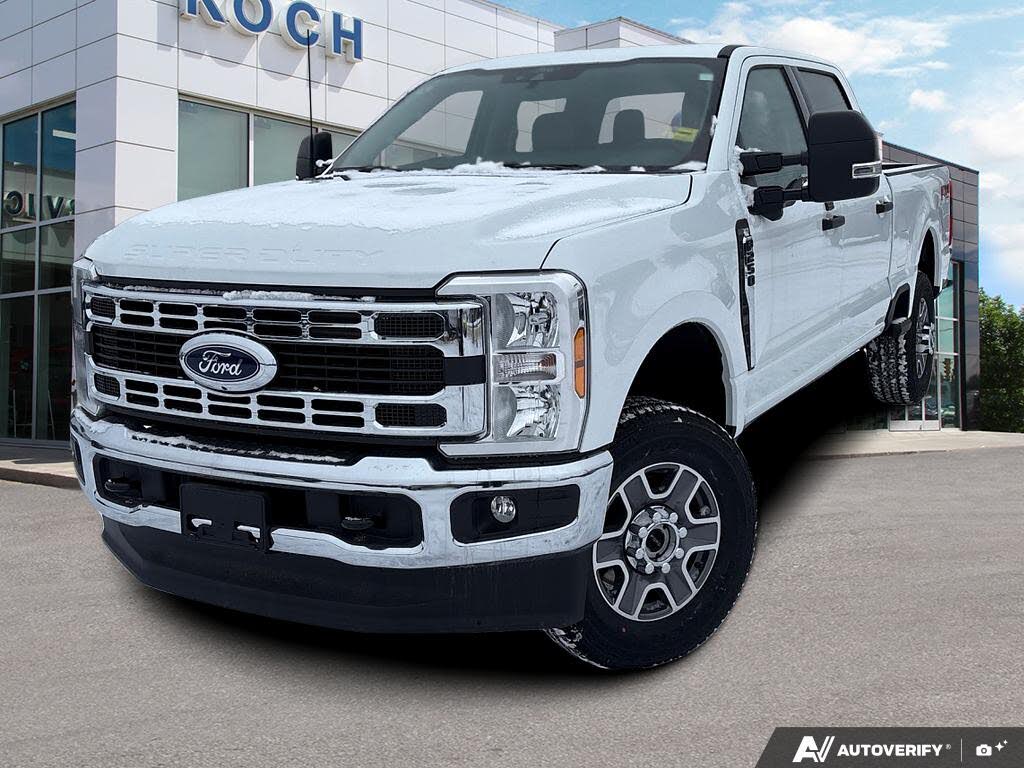 2025 Ford F-250 Super Duty XLT Crew Cab 4WD