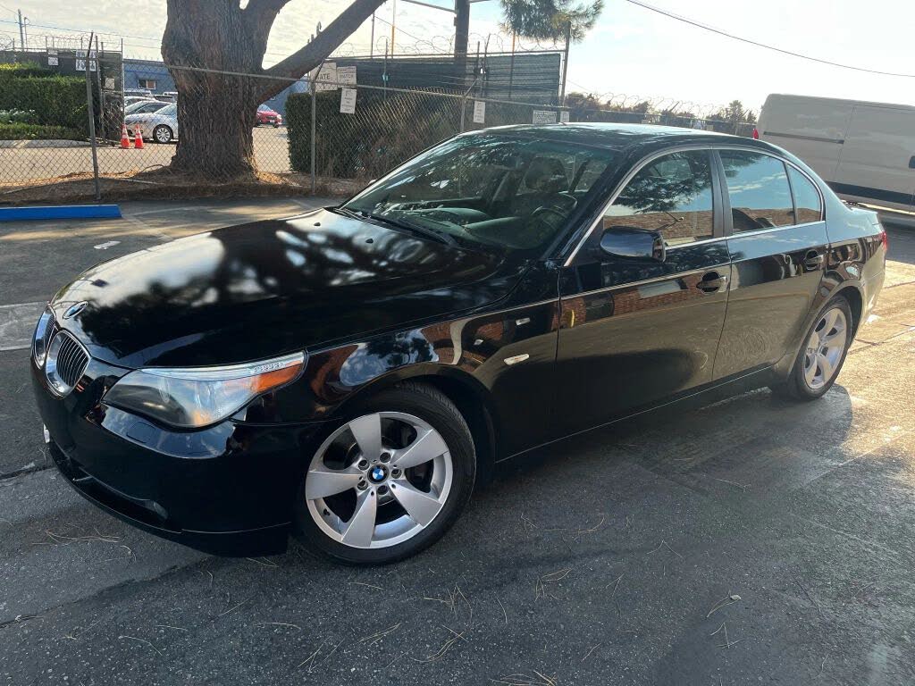 2006 BMW 5 Series 530i Sedan RWD