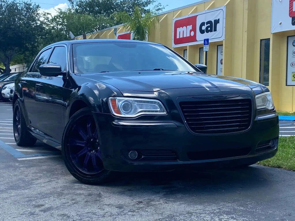 2011 Chrysler 300 Limited RWD