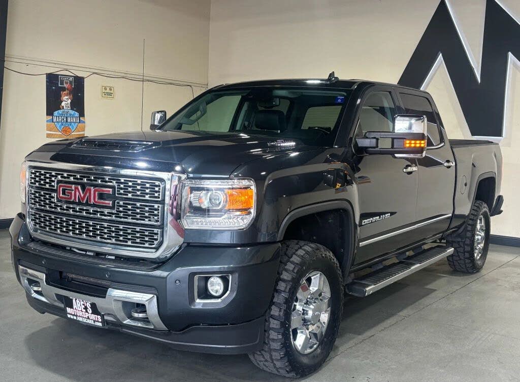 2018 GMC Sierra 3500HD Denali Crew Cab LB DRW 4WD