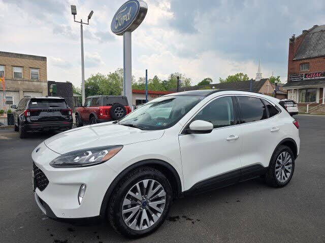 2022 Ford Escape Titanium AWD