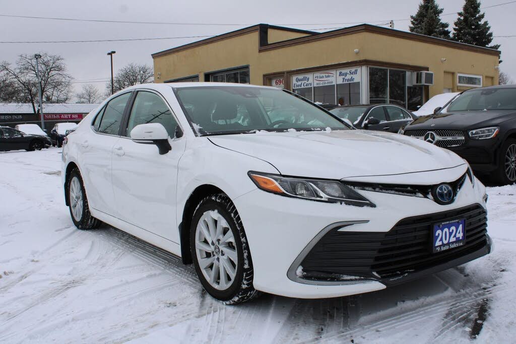 2024 Toyota Camry Hybrid LE FWD