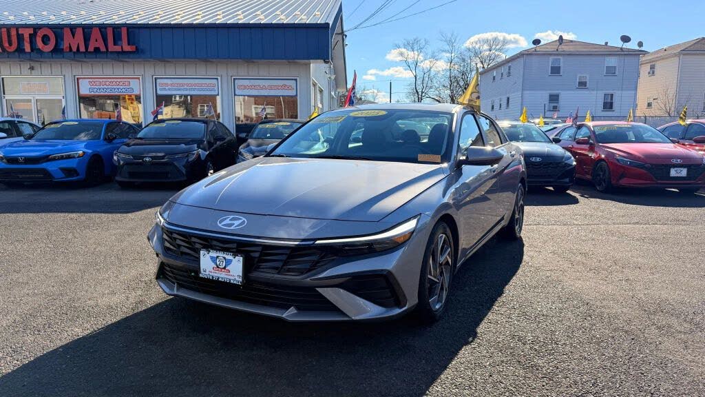 2025 Hyundai Elantra SEL Convenience FWD