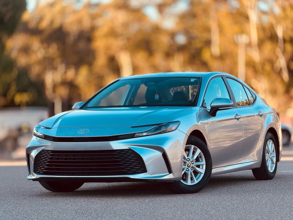 2025 Toyota Camry LE FWD