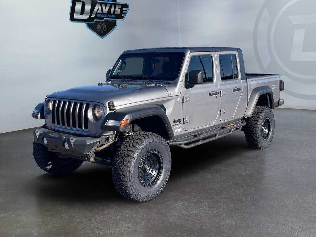 2020 Jeep Gladiator Sport S Crew Cab 4WD