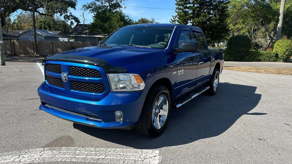 2015 RAM 1500 Express Crew Cab 4WD
