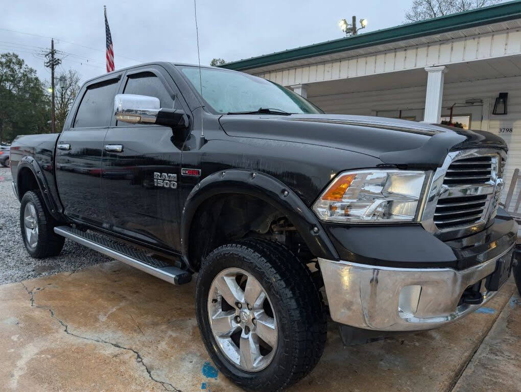 2015 RAM 1500 SLT Crew Cab 4WD