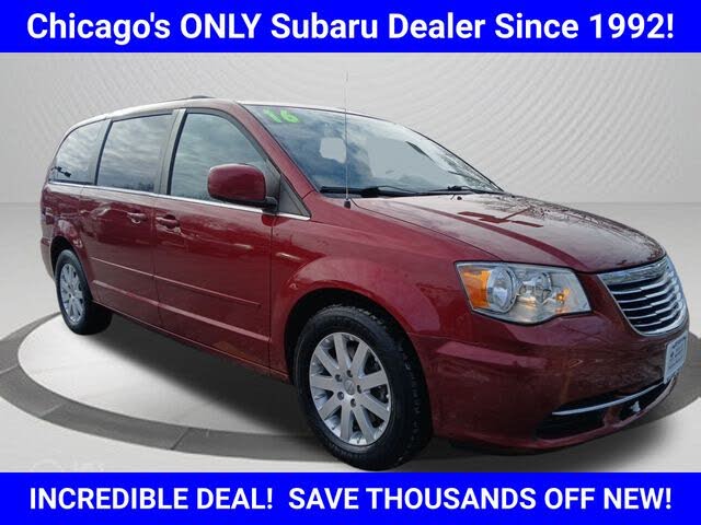 2016 Chrysler Town & Country LX FWD