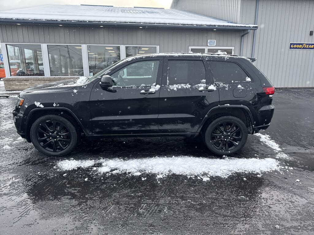 2017 Jeep Grand Cherokee Altitude 4WD