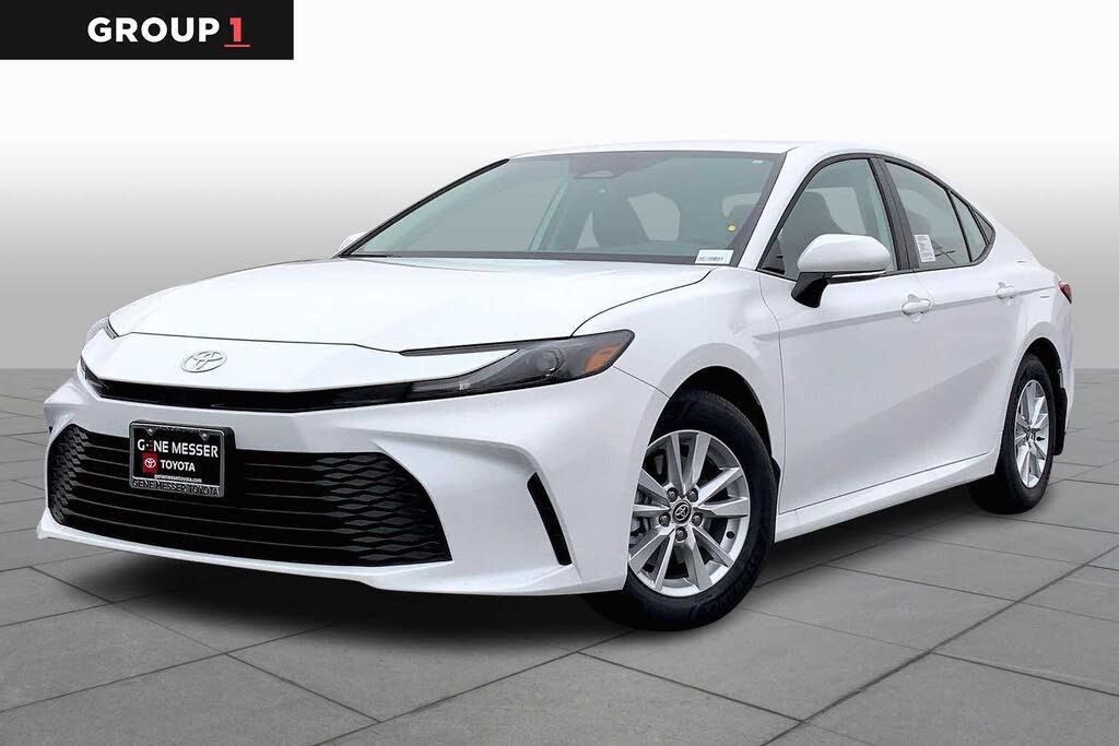 2026 Toyota Camry LE FWD