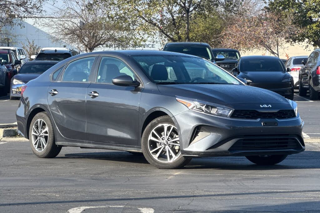 2024 Kia Forte LXS FWD