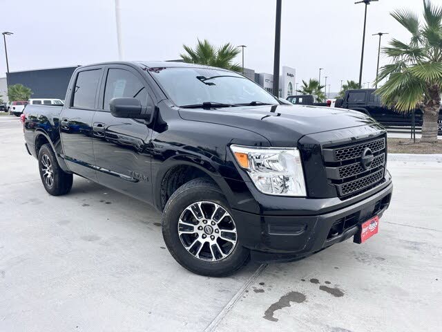 2023 Nissan Titan SV Crew Cab 4WD