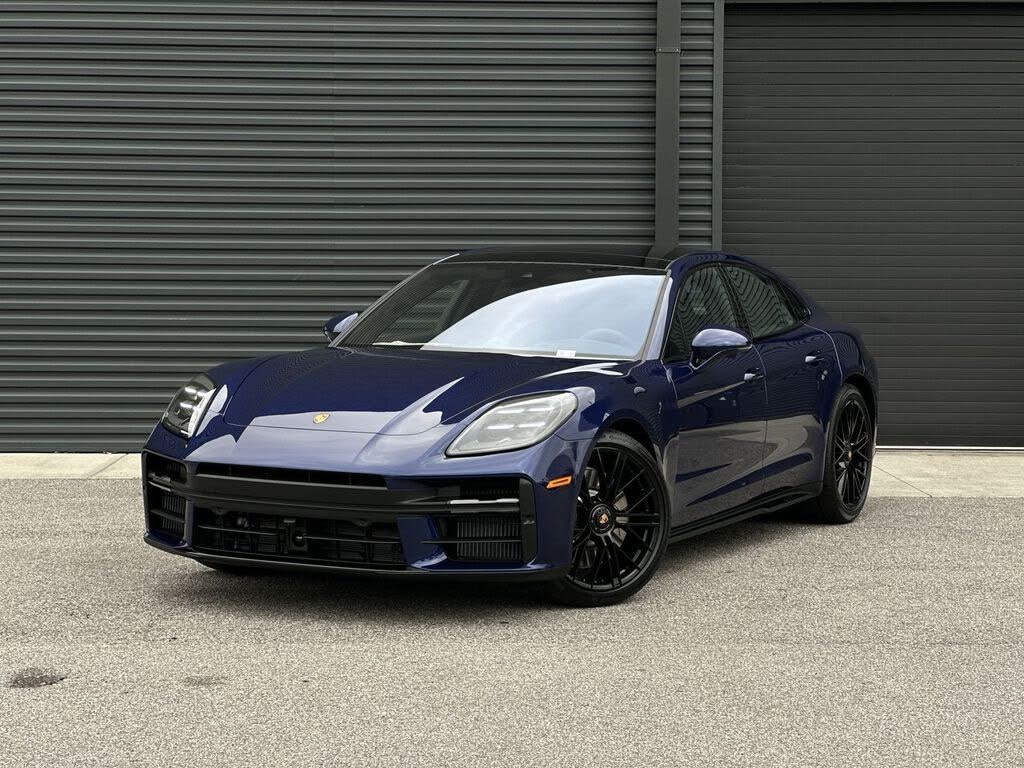 2026 Porsche Panamera GTS AWD