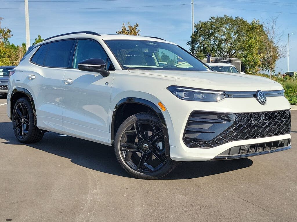 2026 Volkswagen Tiguan SE R-Line Black FWD