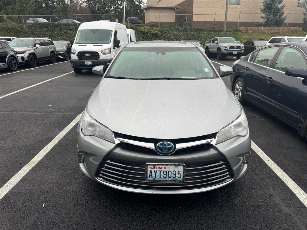 2016 Toyota Camry Hybrid XLE FWD