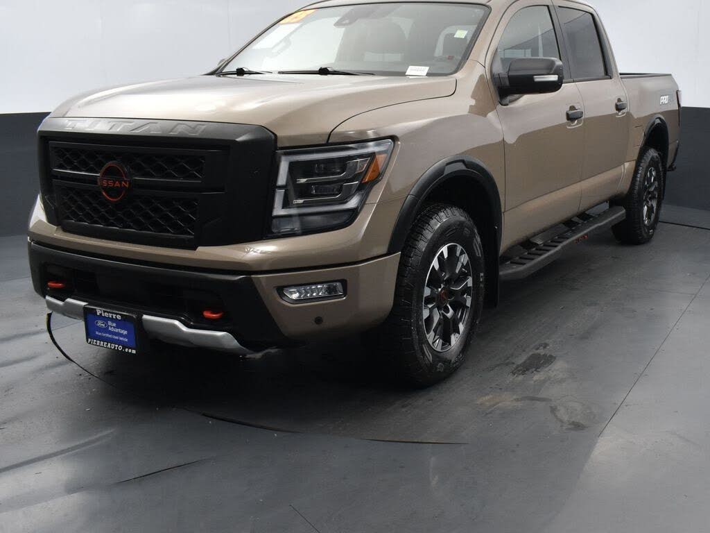 2023 Nissan Titan PRO-4X Crew Cab 4WD