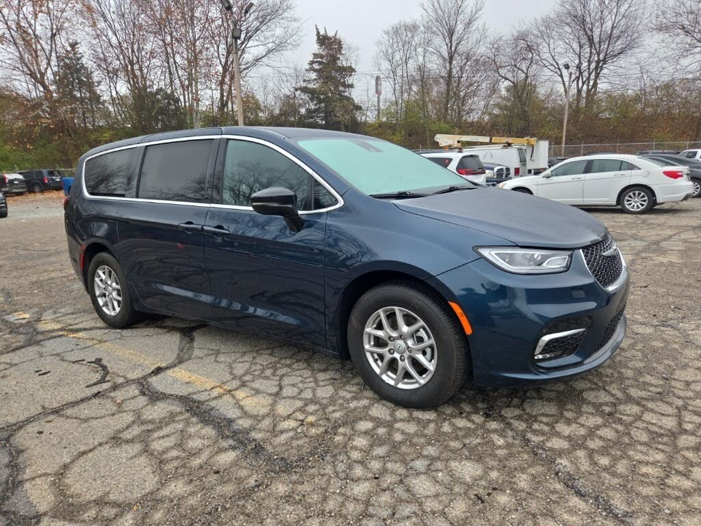 2025 Chrysler Pacifica Select FWD