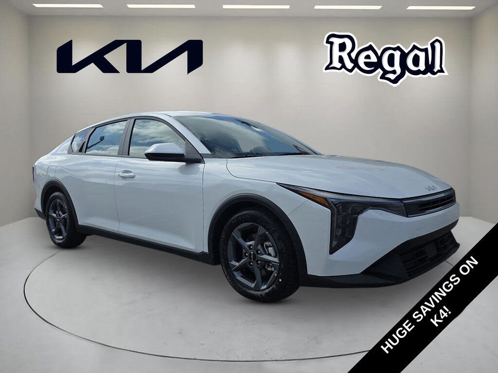 2025 Kia K4 LXS FWD