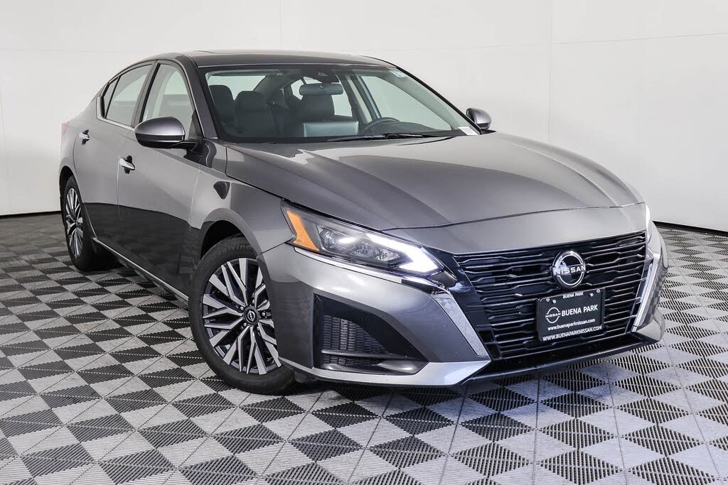 2023 Nissan Altima 2.5 SV FWD