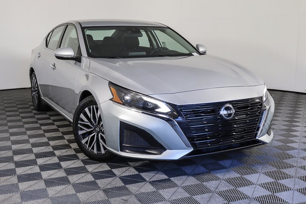 2023 Nissan Altima 2.5 SV FWD