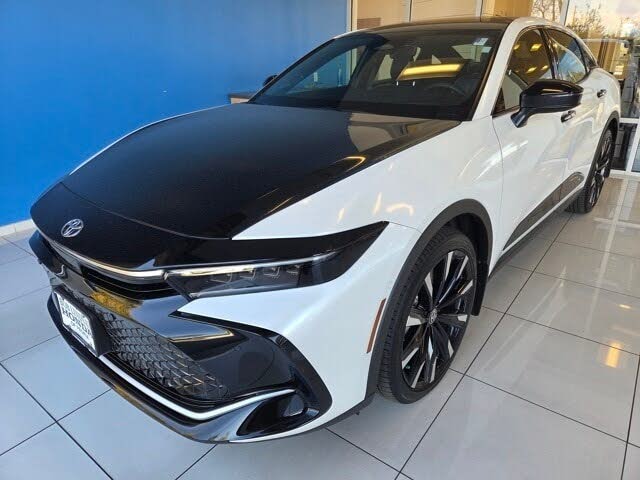 2023 Toyota Crown Platinum AWD