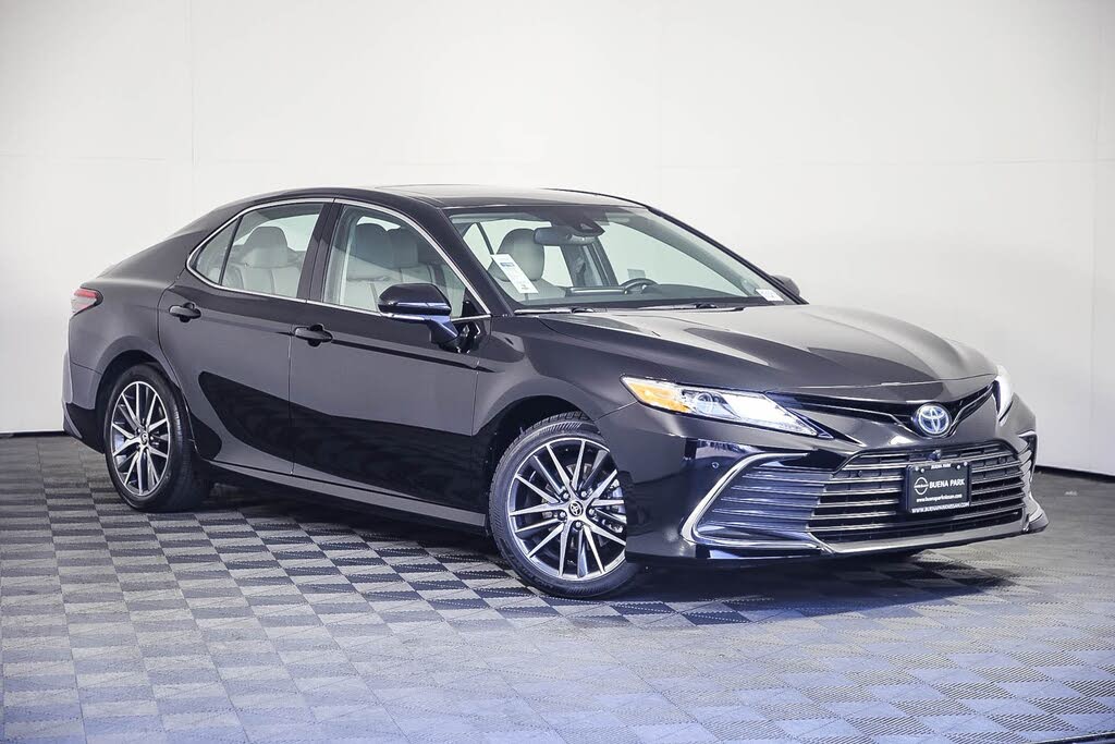 2024 Toyota Camry Hybrid XLE FWD