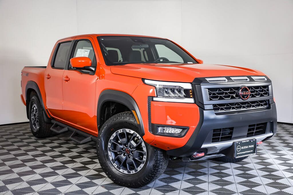 2025 Nissan Frontier PRO-4X Crew Cab 4WD