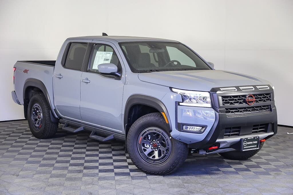 2025 Nissan Frontier PRO-4X Crew Cab 4WD