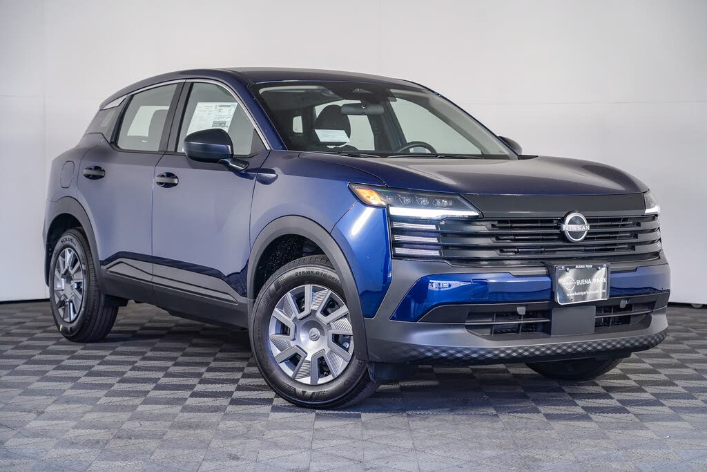 2025 Nissan Kicks S AWD