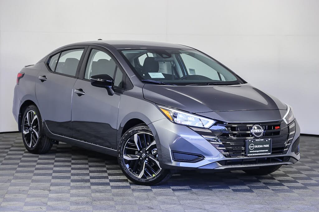 2025 Nissan Versa SR FWD