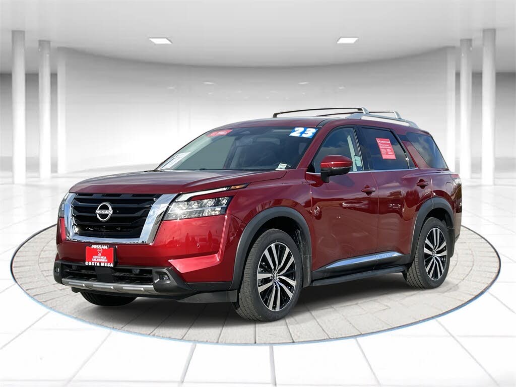 2023 Nissan Pathfinder Platinum FWD