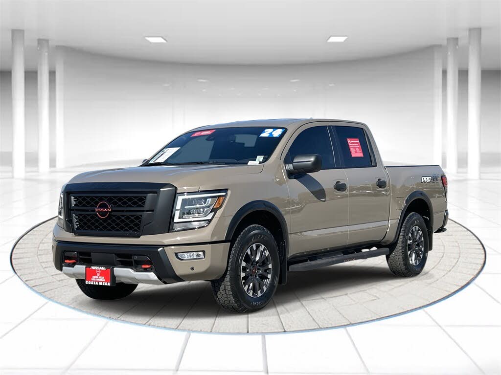 2024 Nissan Titan PRO-4X Crew Cab 4WD