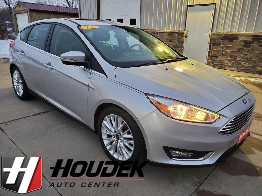 2017 Ford Focus Titanium Hatchback