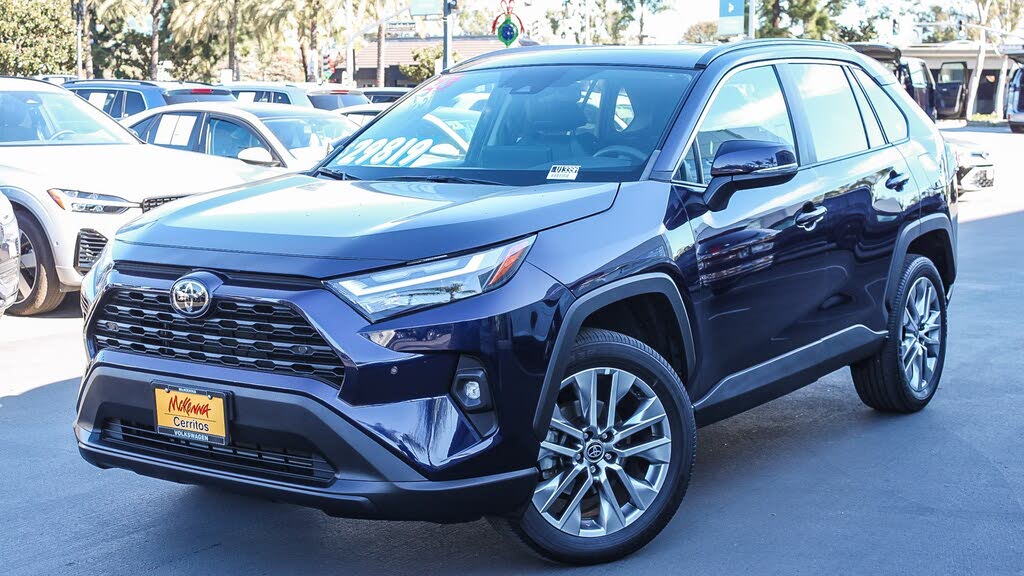 2023 Toyota RAV4 XLE Premium FWD