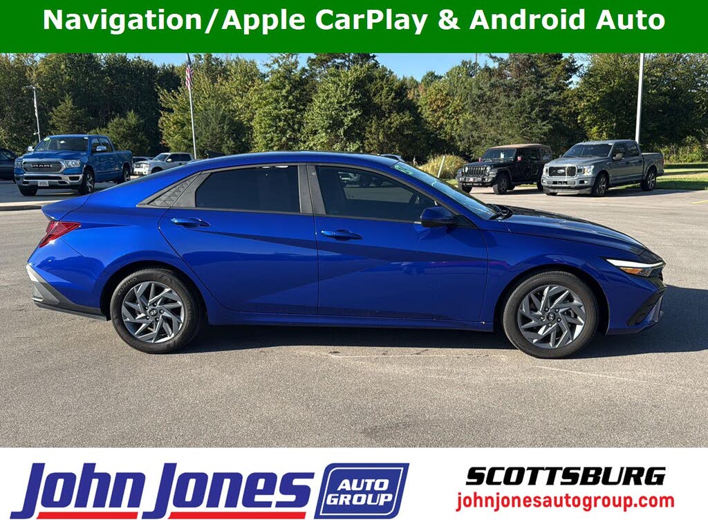 2024 Hyundai Elantra SEL FWD